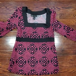 International Concepts top, size small.